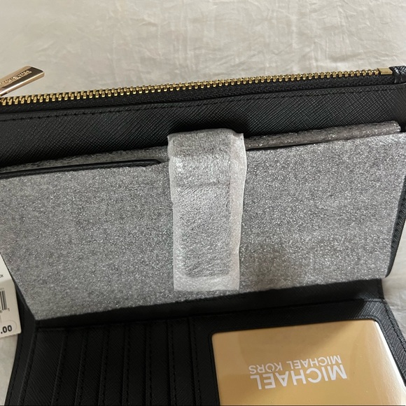 Michael Kors Lg Jet Set Double Zip Wristlet - Picture 6 of 8